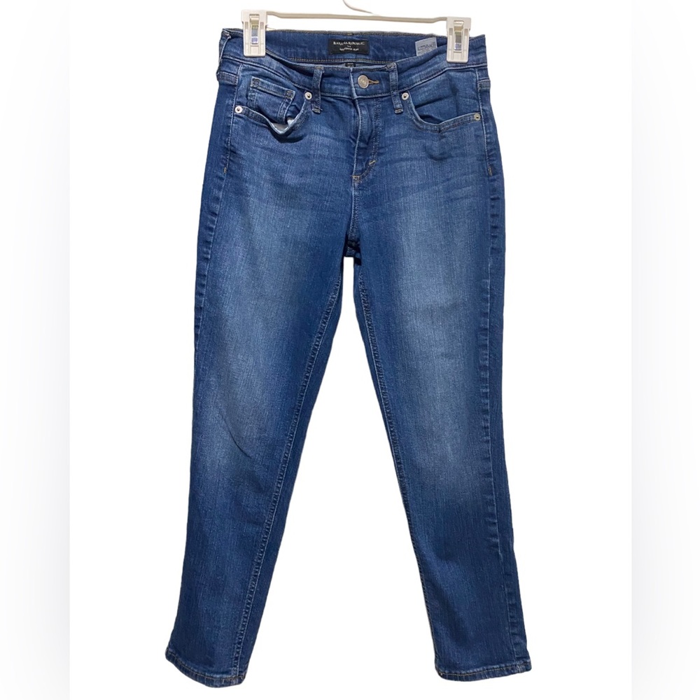 Gorgeous Banana Republic straight leg jeans!